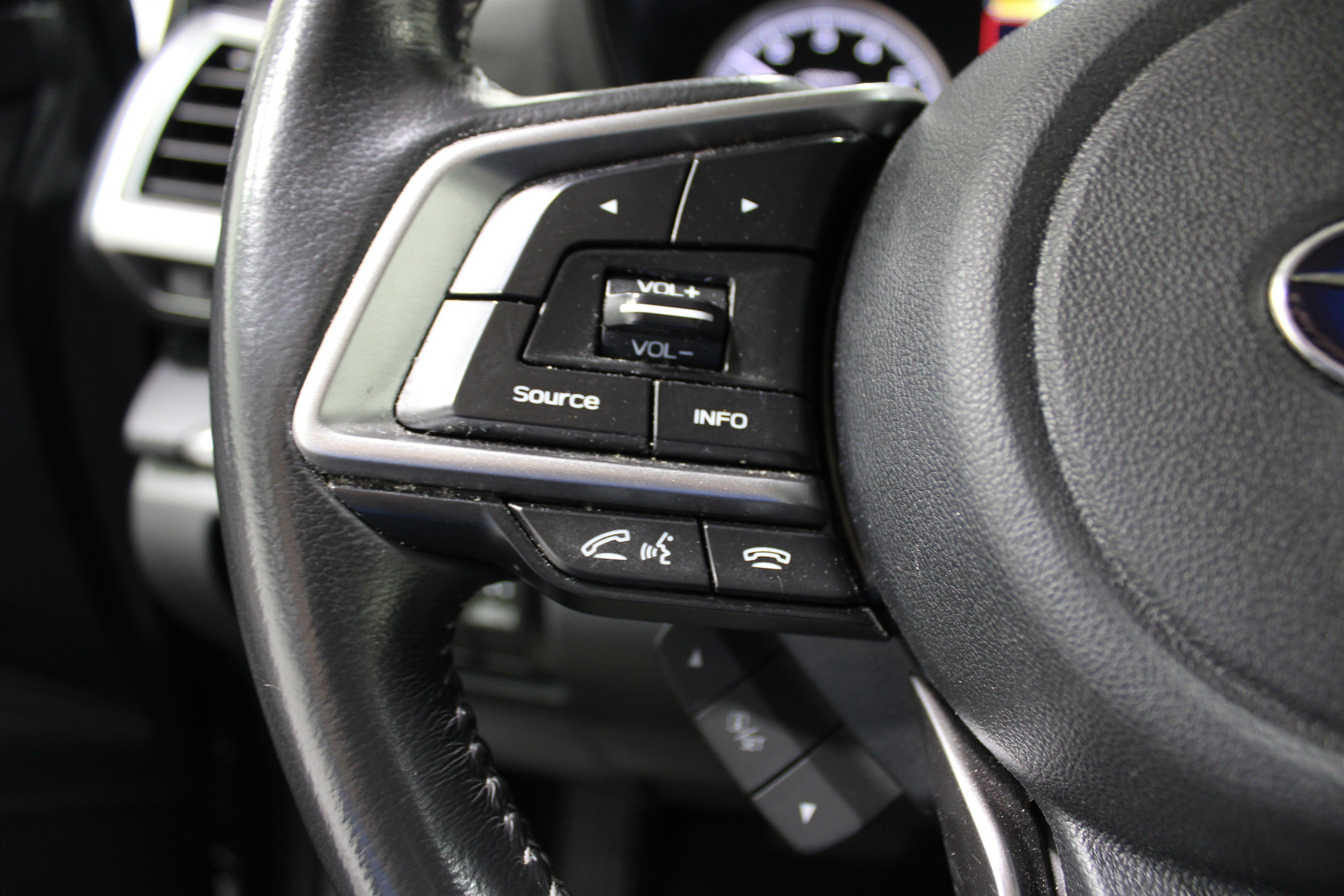 Used 2023 Subaru Forester Premium AWD/4WD image 10
