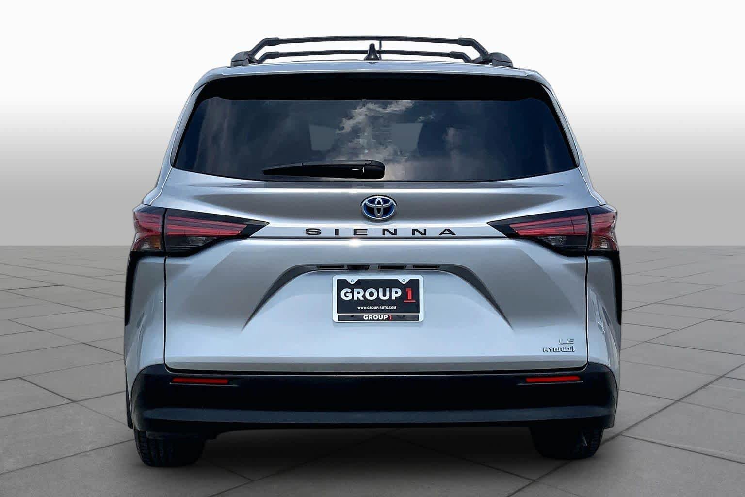 Used 2021 Toyota Sienna LE FWD image 5