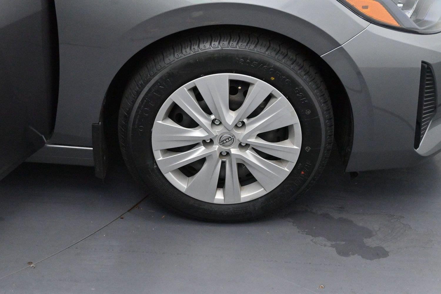 Used 2024 Nissan Sentra S FWD image 29