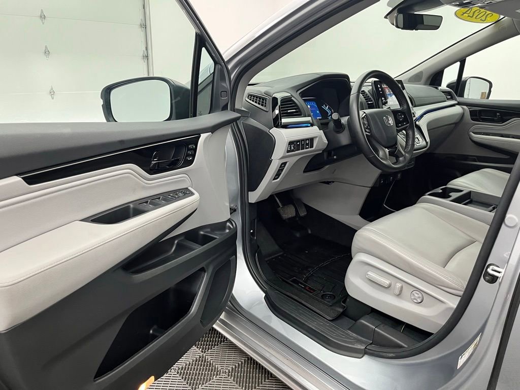 Used 2024 Honda Odyssey Touring image 18