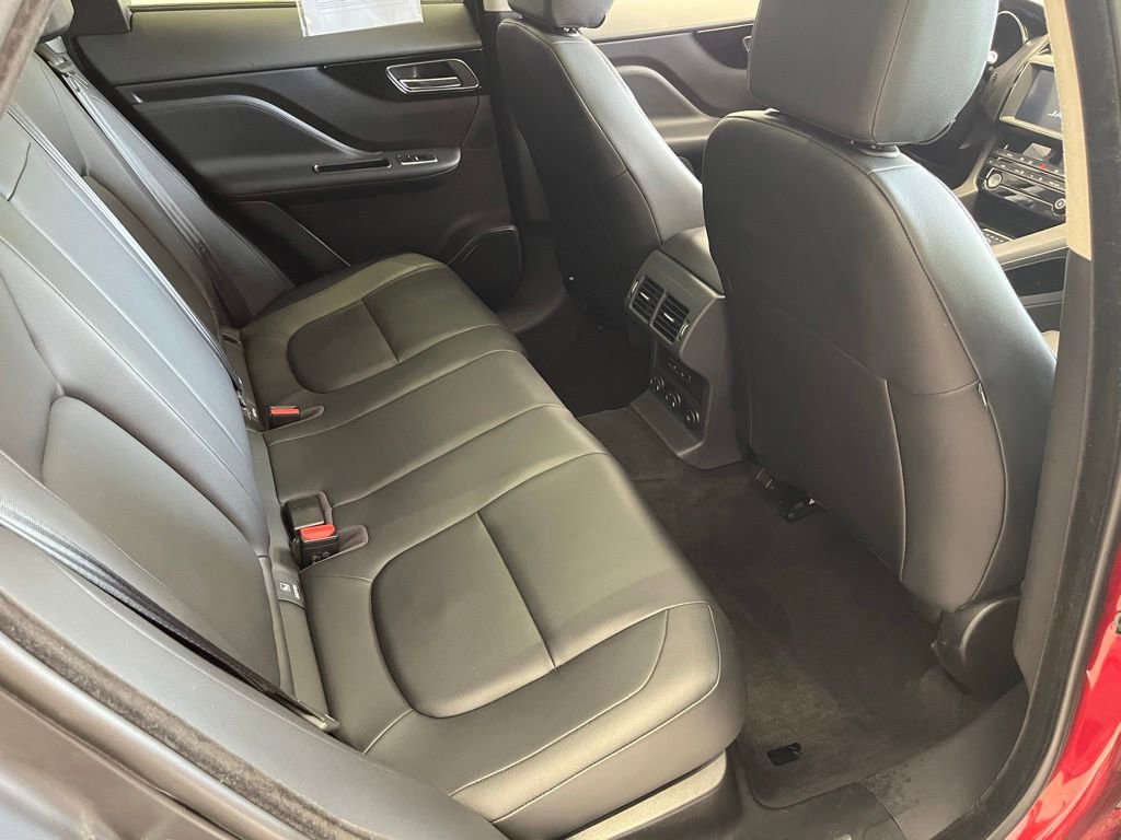 Used 2020 Jaguar F-PACE Premium AWD/4WD image 32