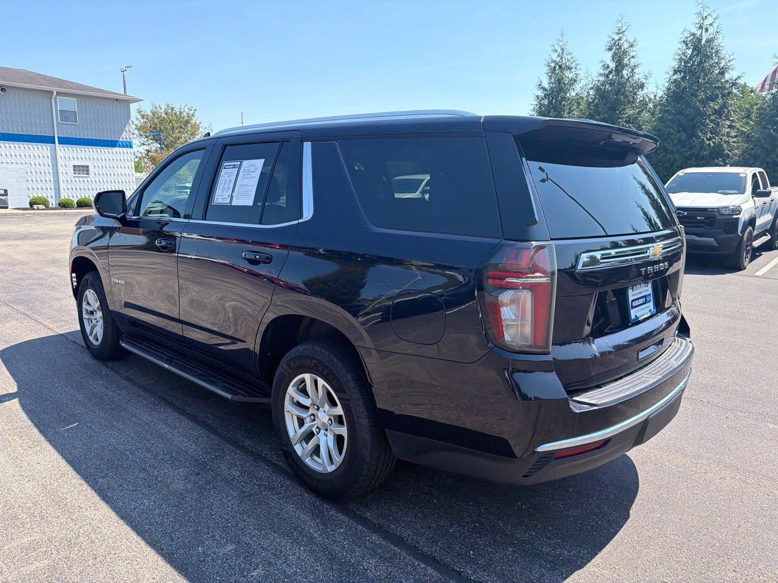 Used 2024 Chevrolet Tahoe LT AWD/4WD image 3