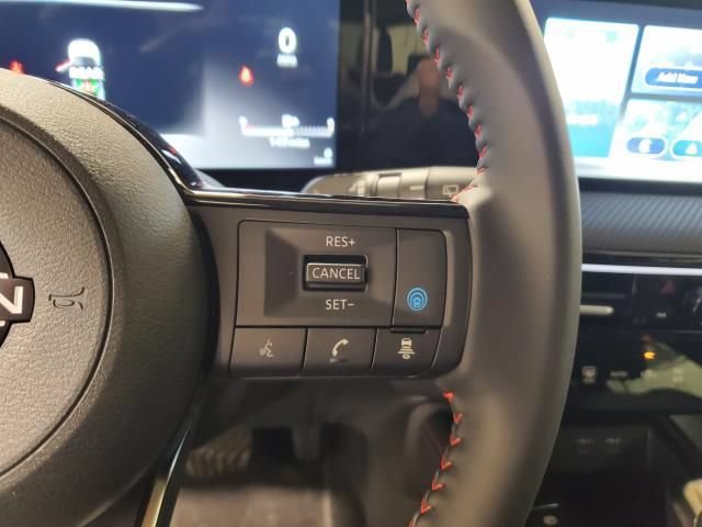 Used 2025 Nissan Kicks SR AWD/4WD image 19