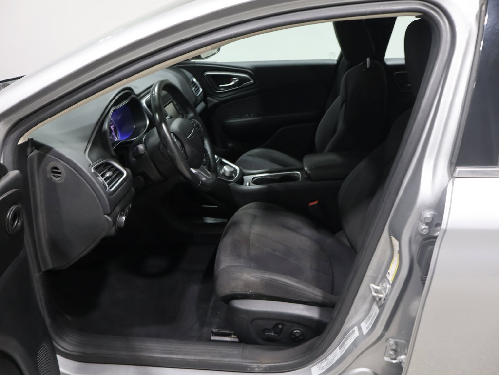 Used 2015 Chrysler 200 Limited w/ Convenience Group FWD image 11