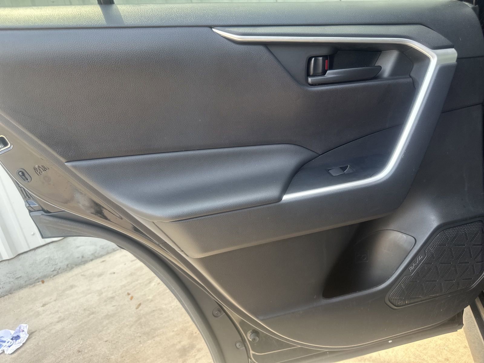 Used 2022 Toyota RAV4 LE FWD image 14