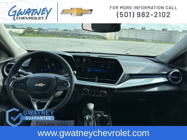 Used 2025 Chevrolet Trax LT w/ LT Convenience Package FWD image 22
