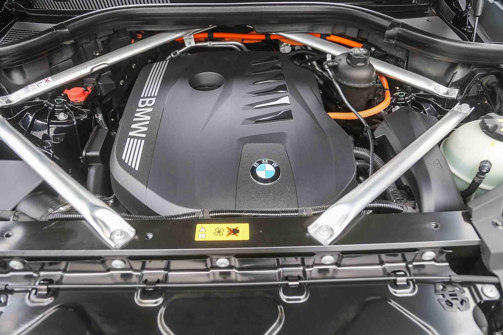 Used 2025 BMW X5 xDrive50e w/ Executive Package image 23