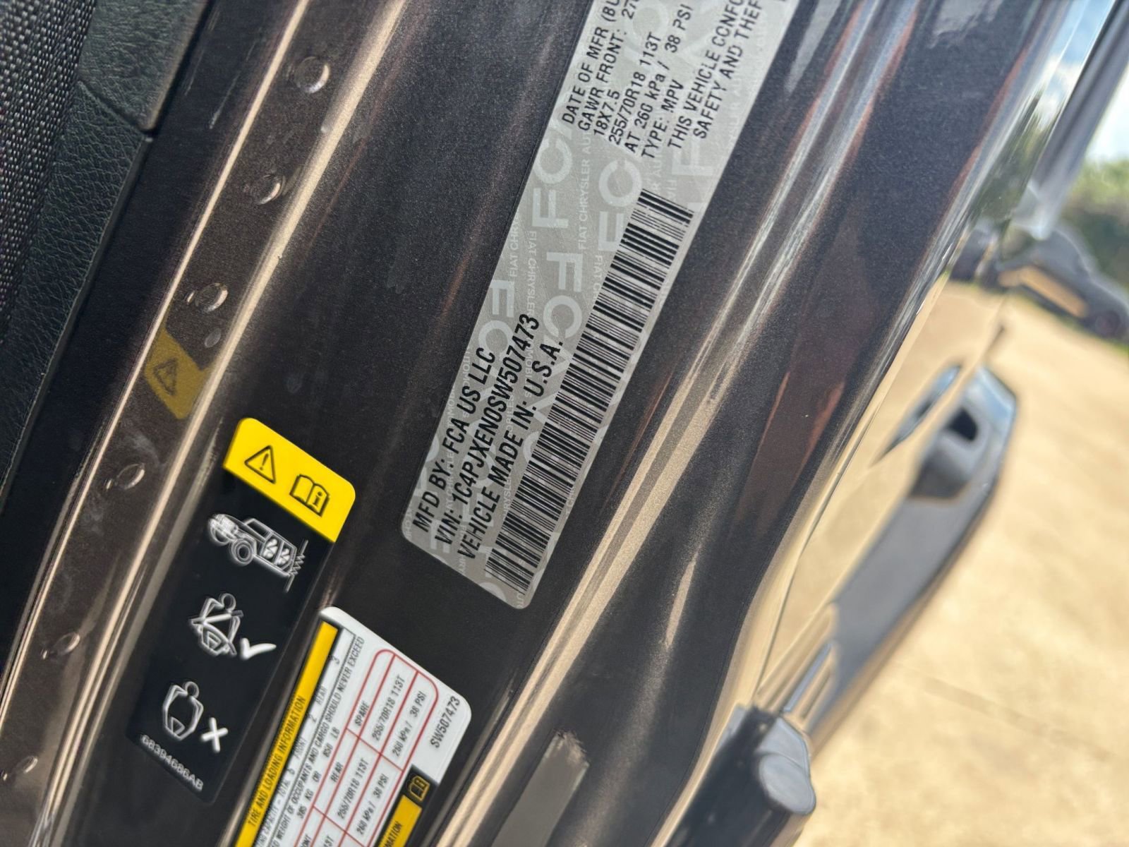 Used 2025 Jeep Wrangler Sahara image 28