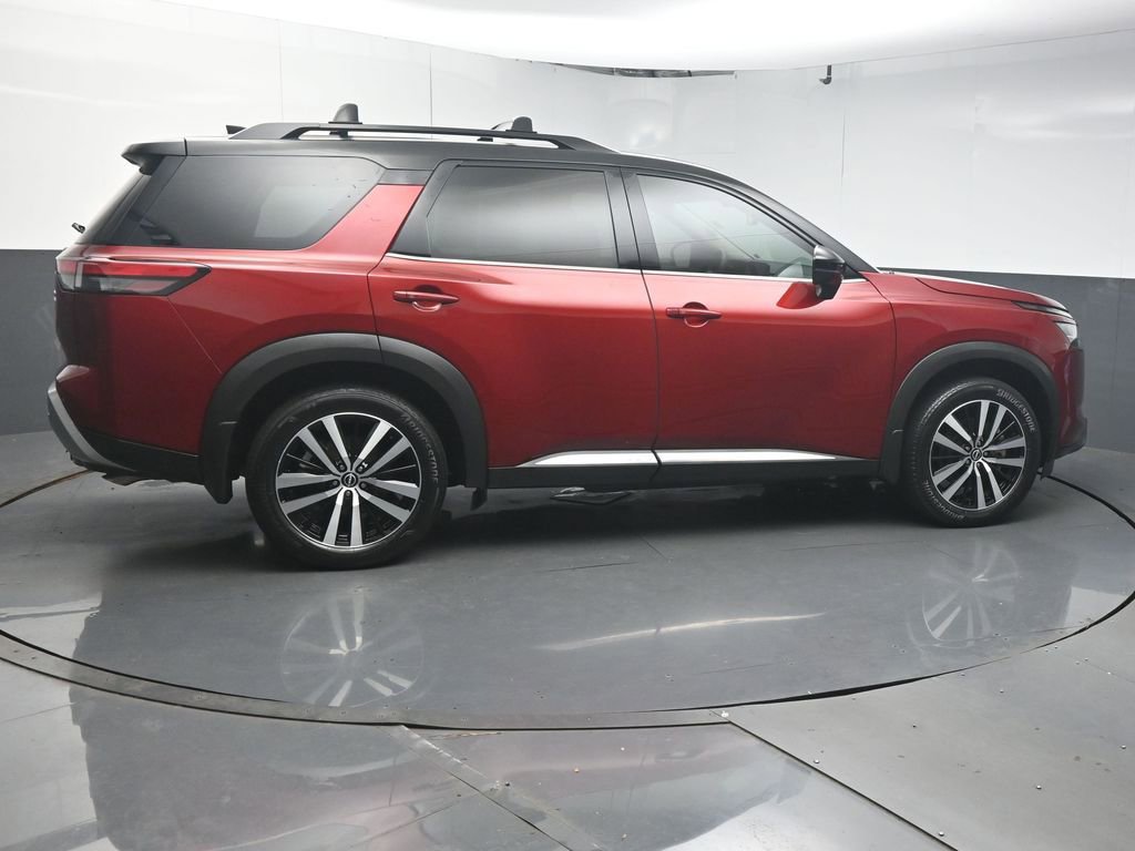 Used 2024 Nissan Pathfinder Platinum FWD image 8