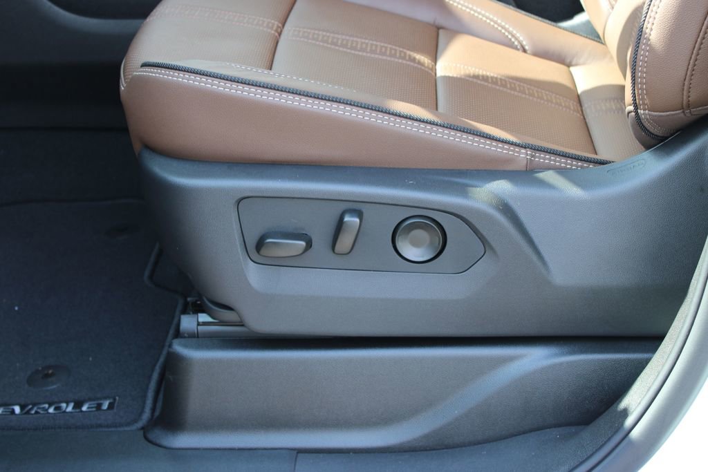 New 2026 Chevrolet Suburban High Country image 23