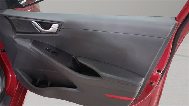 Used 2019 Hyundai Ioniq SEL image 18