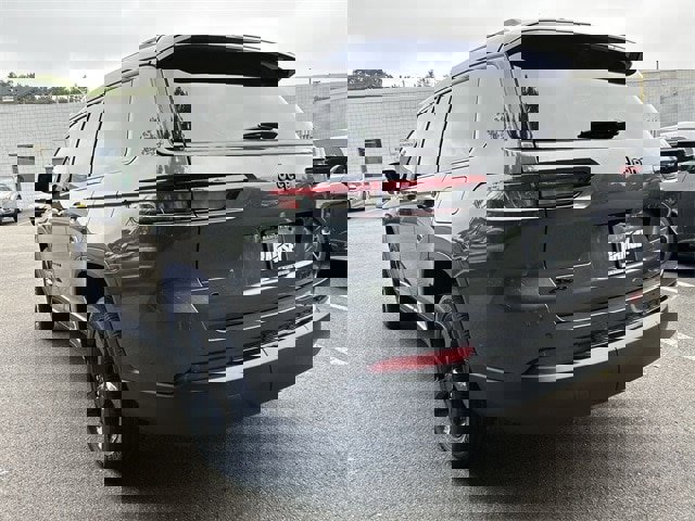 New 2025 Jeep Grand Cherokee L Altitude image 6