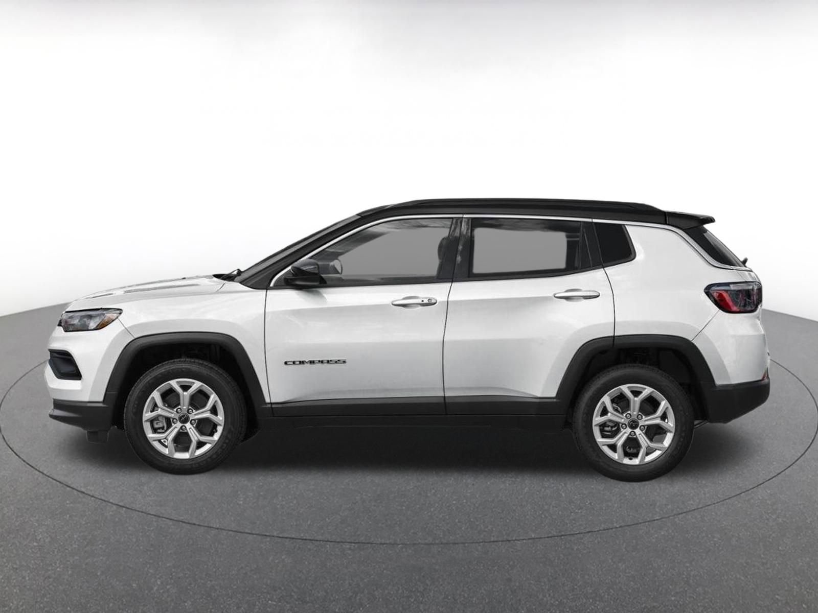 Used 2025 Jeep Compass Limited AWD/4WD image 3