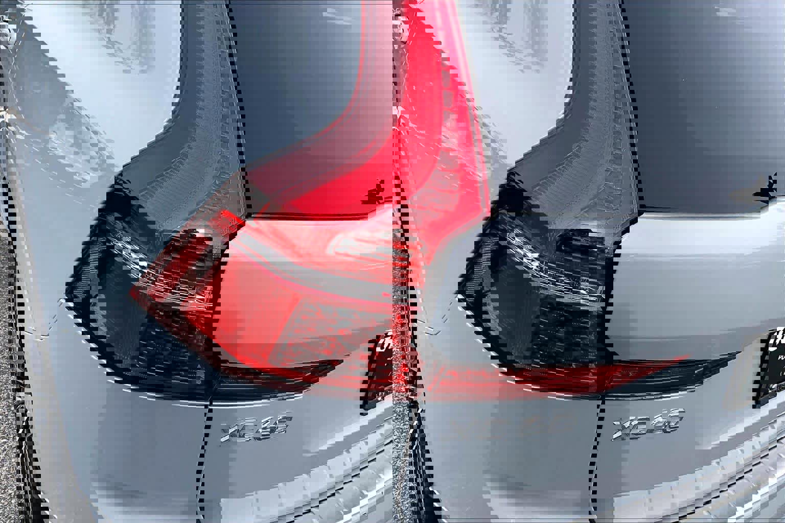 Certified 2024 Volvo XC60 B5 Plus w/ Protection Package Premier image 27