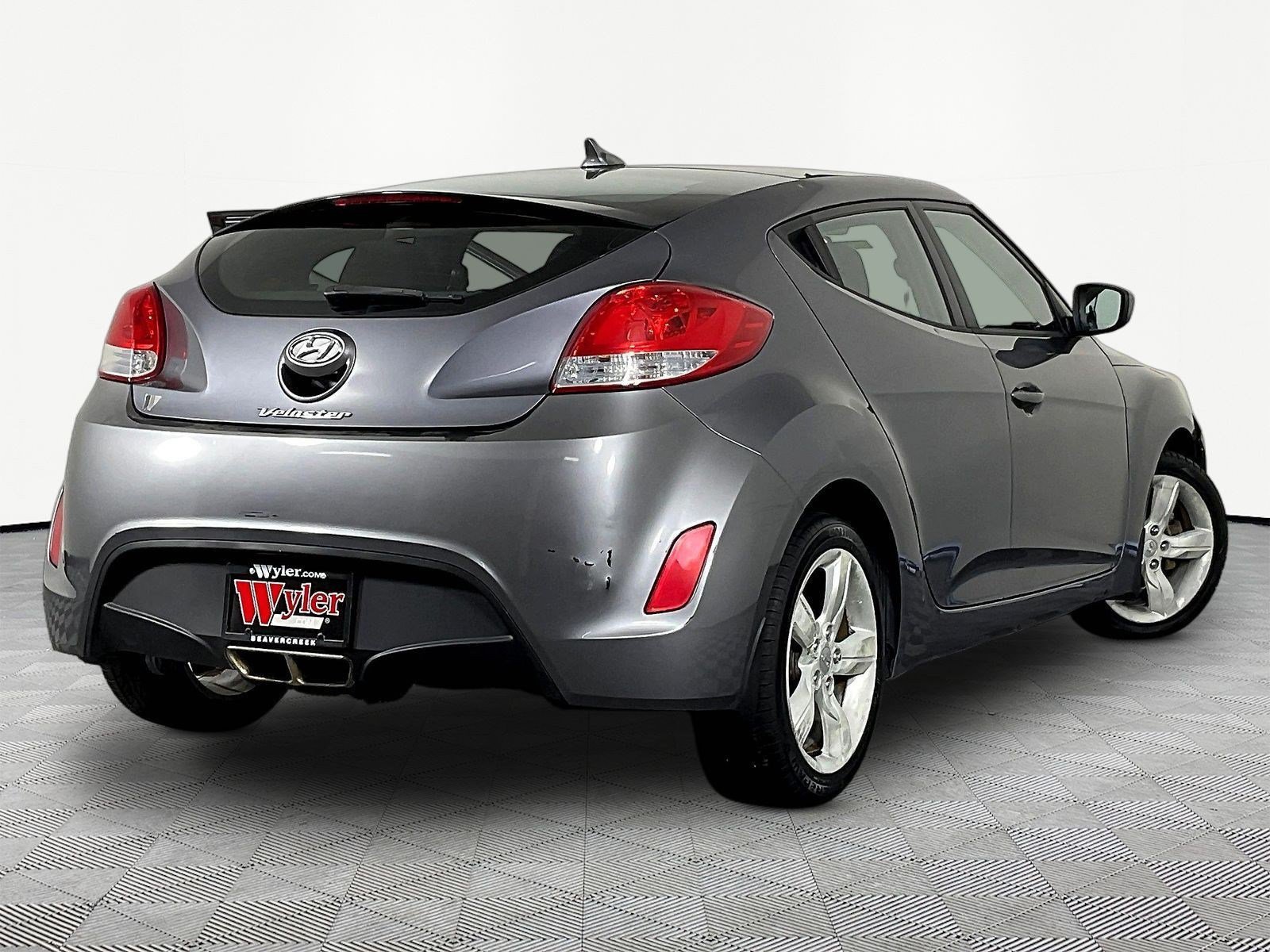 Used 2013 Hyundai Veloster FWD image 6