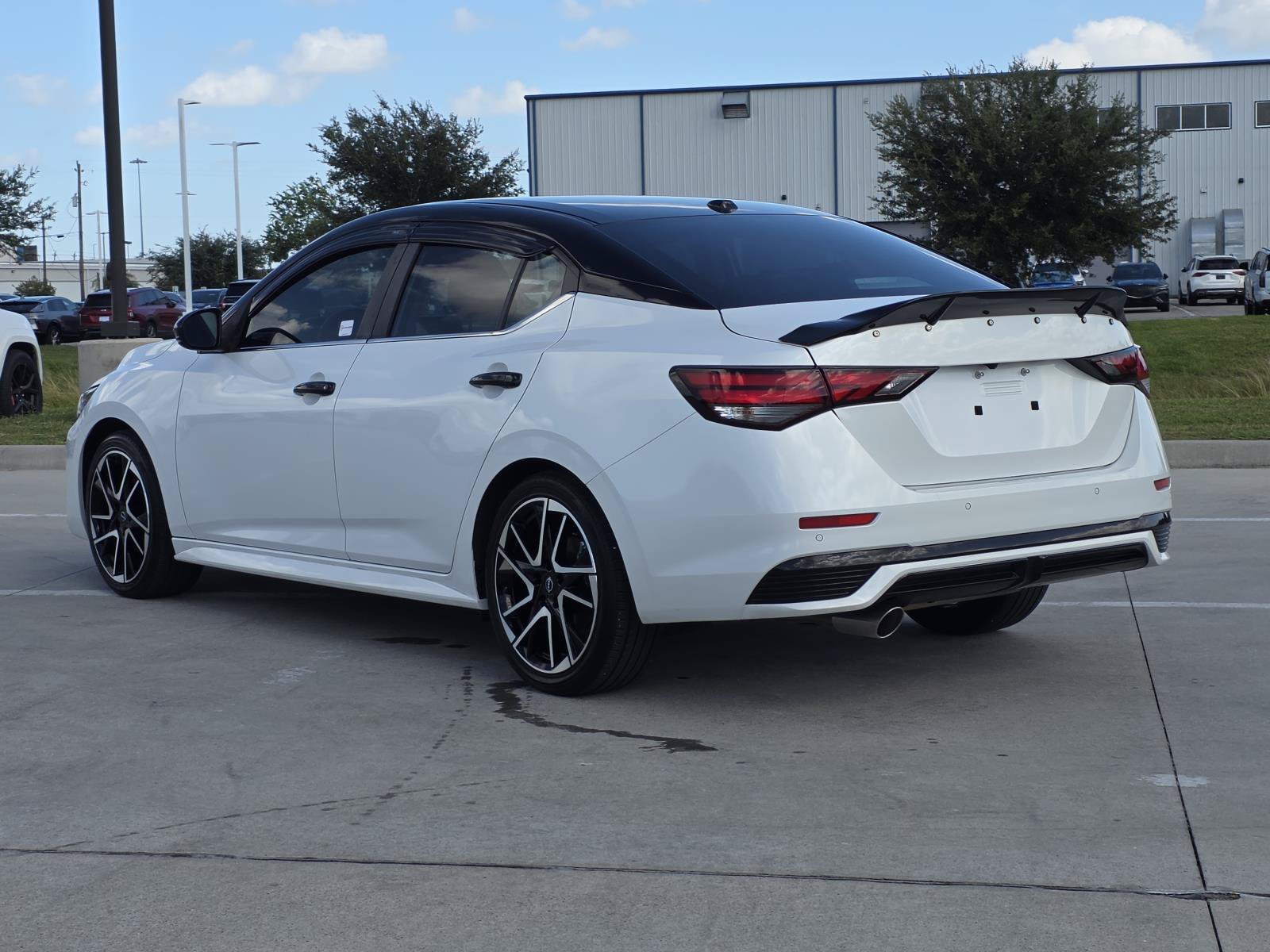Used 2024 Nissan Sentra SR FWD image 3