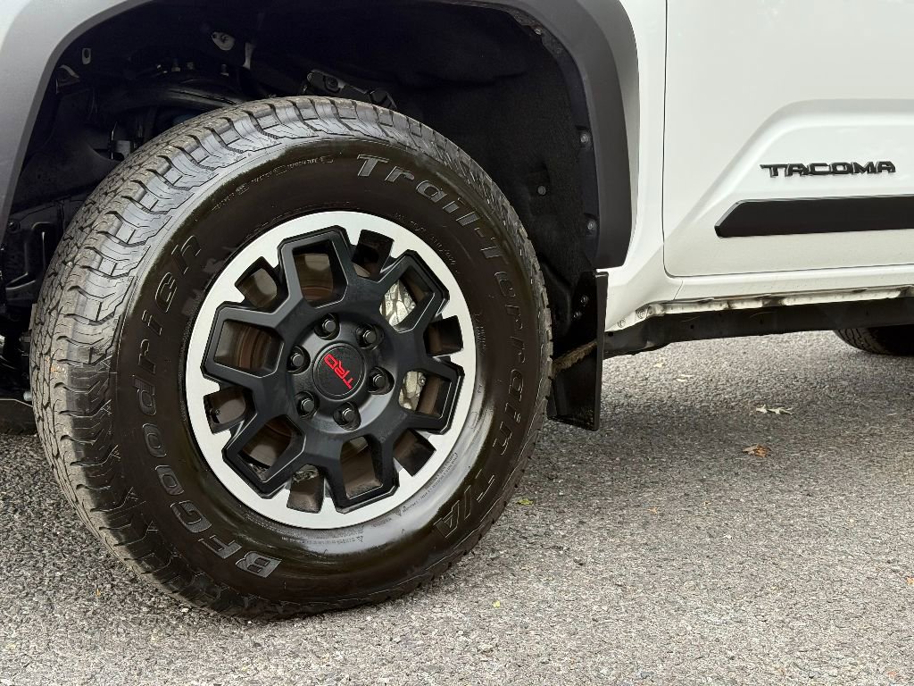 Used 2024 Toyota Tacoma TRD Off-Road image 14
