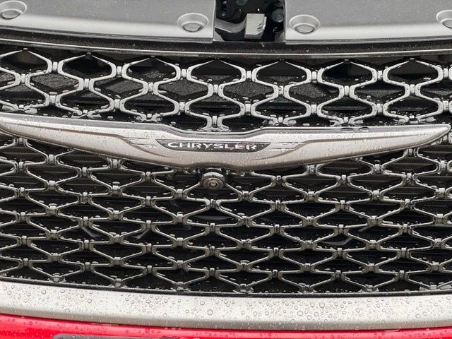 New 2026 Chrysler Pacifica Select image 40