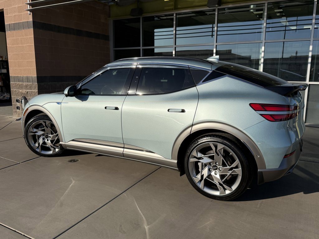 Used 2023 Genesis GV60 Performance image 5