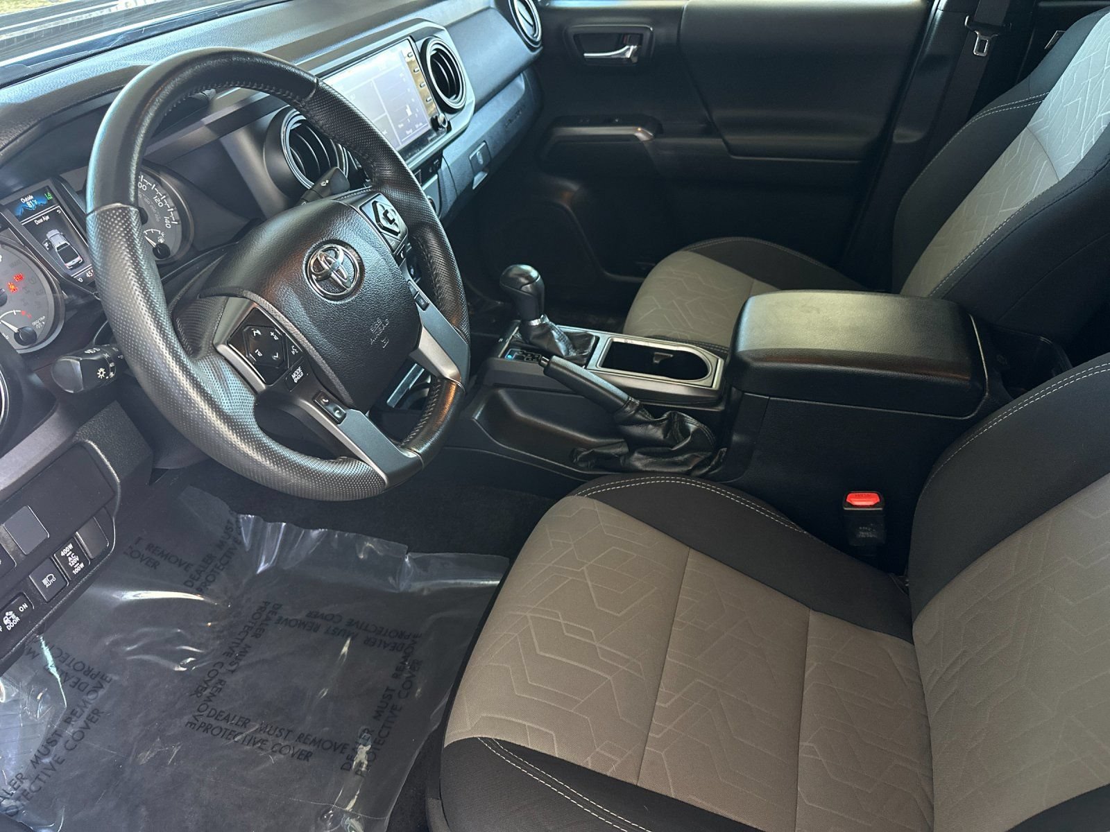 Used 2021 Toyota Tacoma TRD Sport AWD/4WD image 9