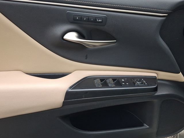 Used 2021 Lexus ES 350 w/ Premium Package image 14