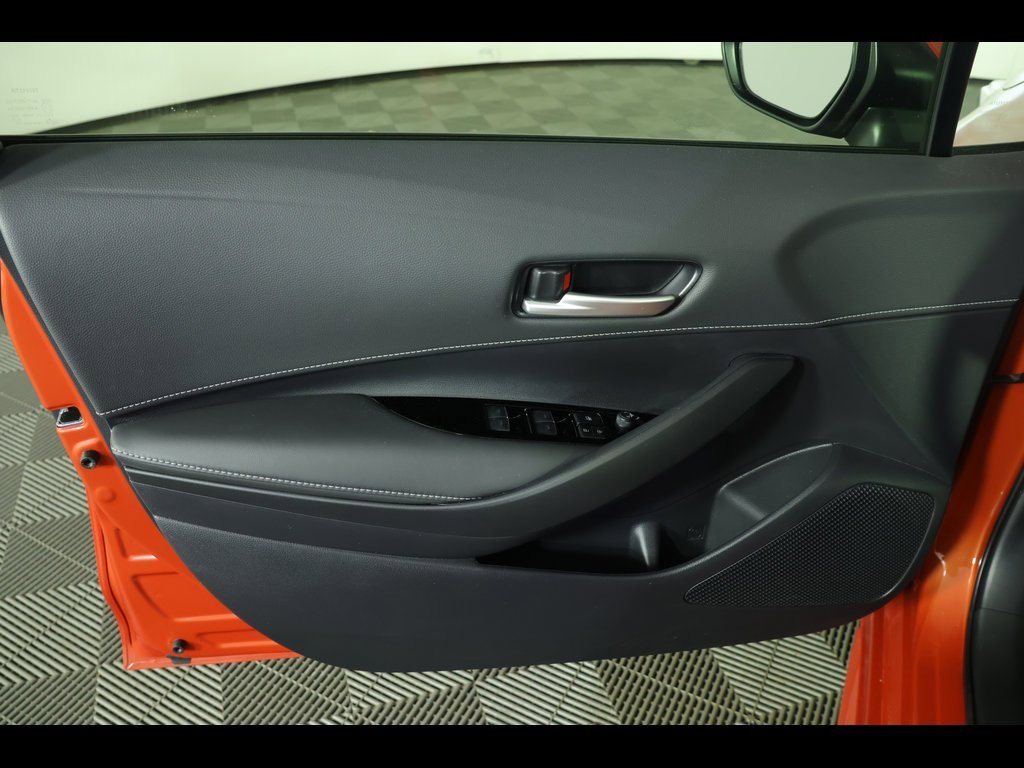 Used 2025 Toyota Corolla SE image 21