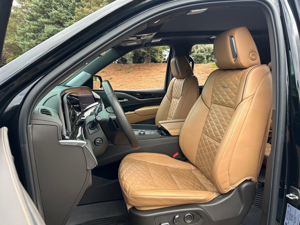 Used 2024 Cadillac Escalade Sport w/ LPO, ONYX Package AWD/4WD image 40