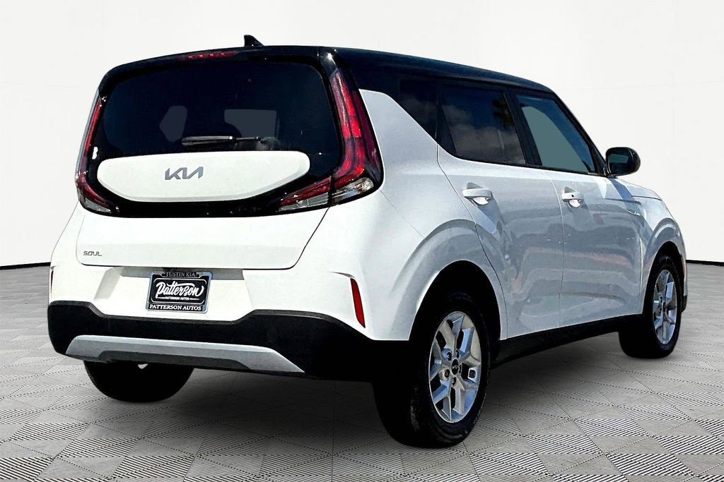 Used 2023 Kia Soul S FWD image 3