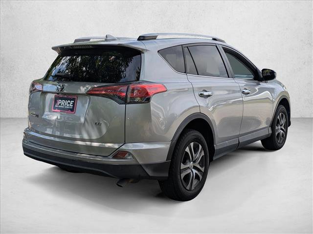 Used 2018 Toyota RAV4 LE FWD image 5