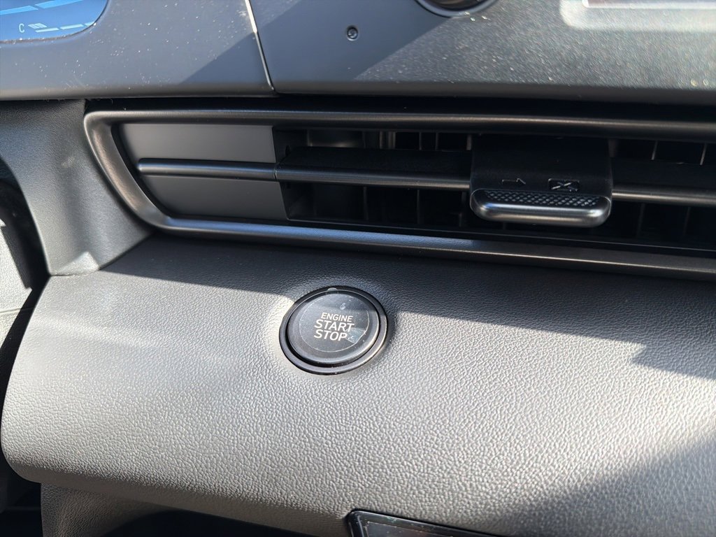 New 2025 Hyundai Elantra Sport image 32