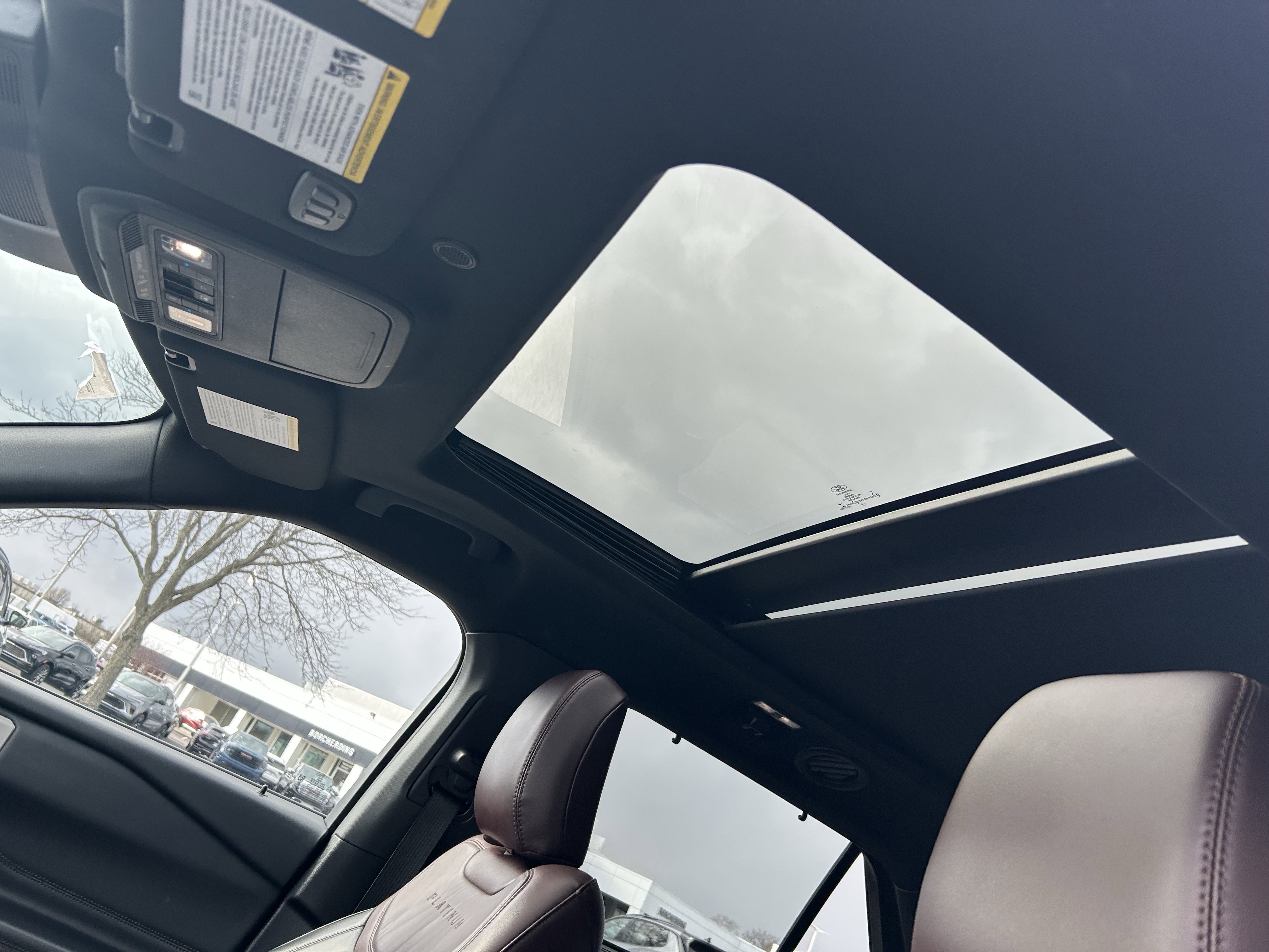 Used 2022 Ford Explorer Platinum w/ Equipment Group 601A image 23