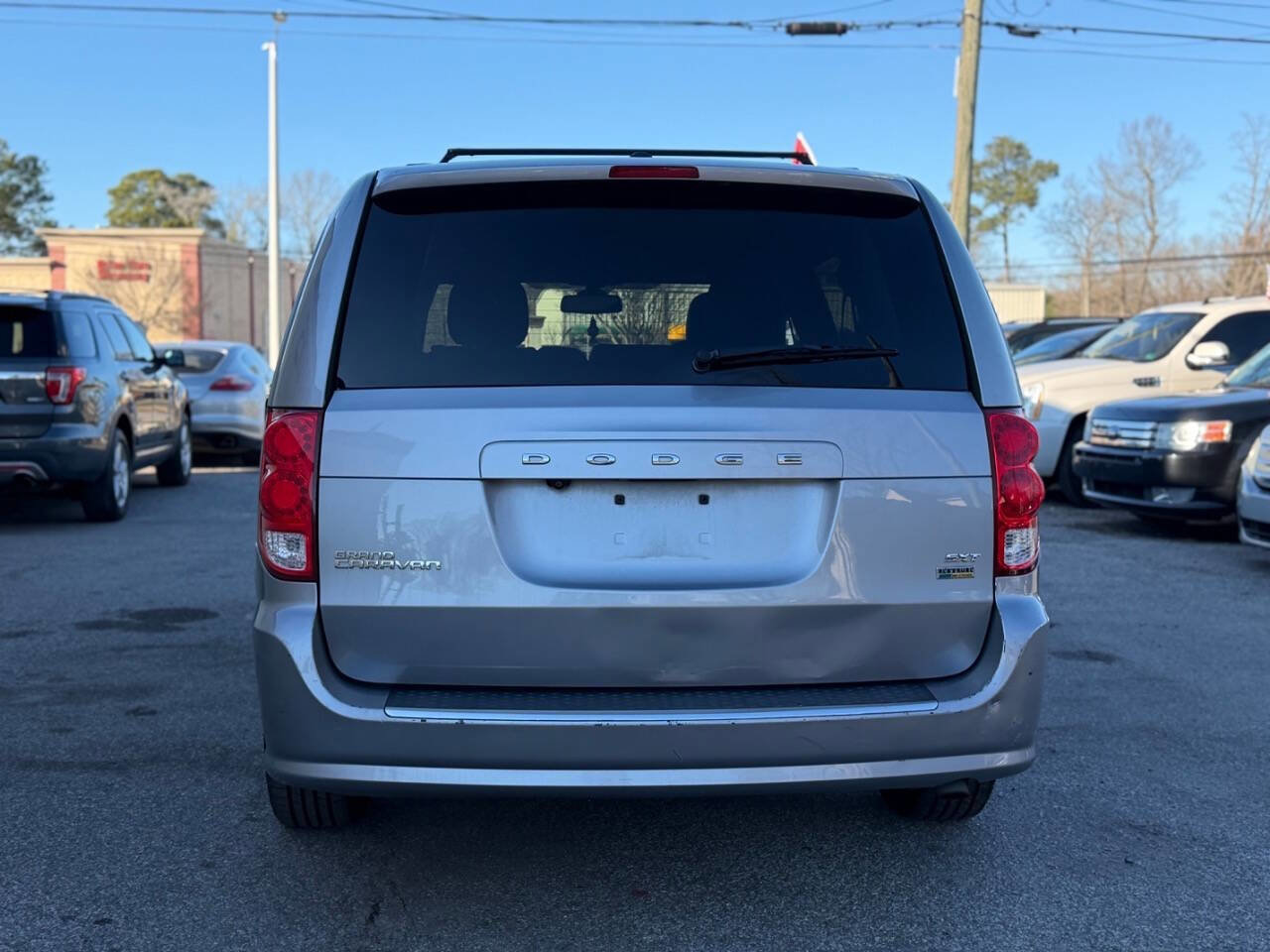 Used 2019 Dodge Grand Caravan SXT image 8
