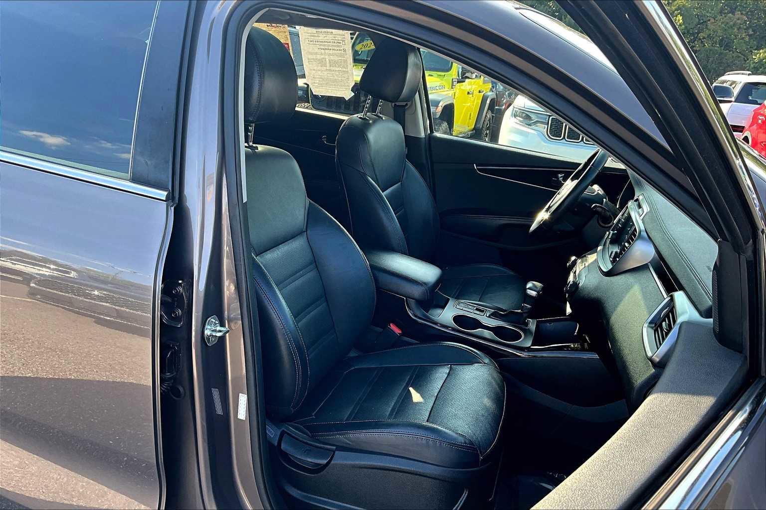 Used 2019 Kia Sorento EX image 8