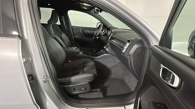 Used 2023 Volvo XC40 Recharge Plus AWD/4WD image 30