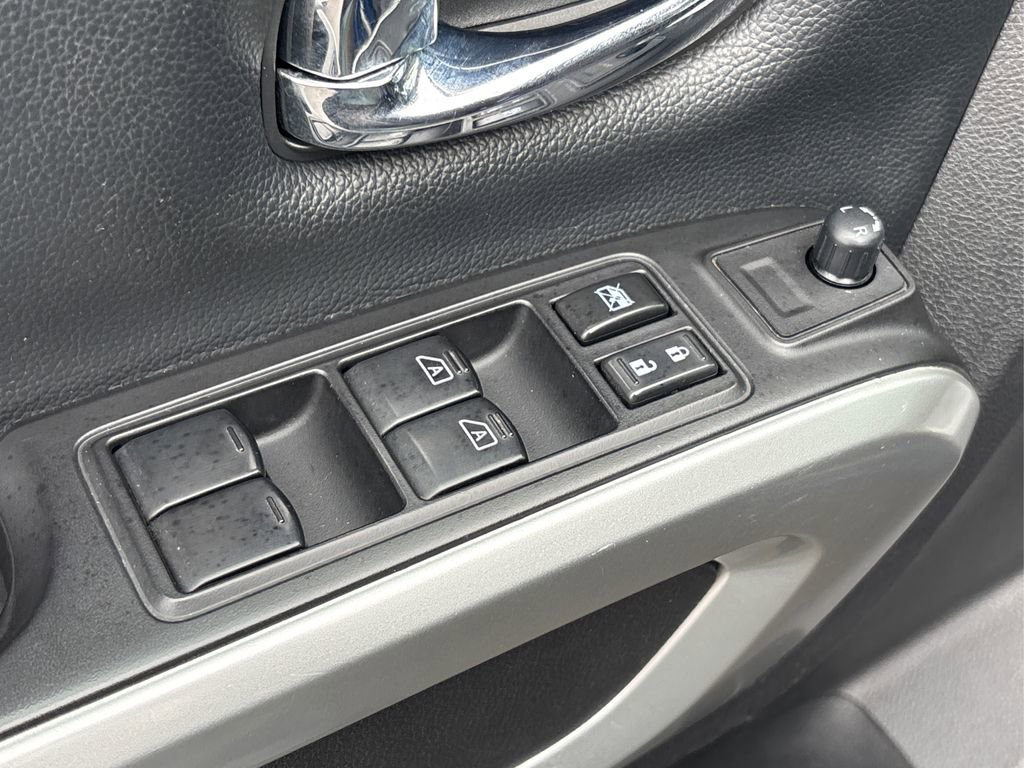 Used 2018 Nissan Titan PRO-4X w/ Pro-4x Convenience Package image 38