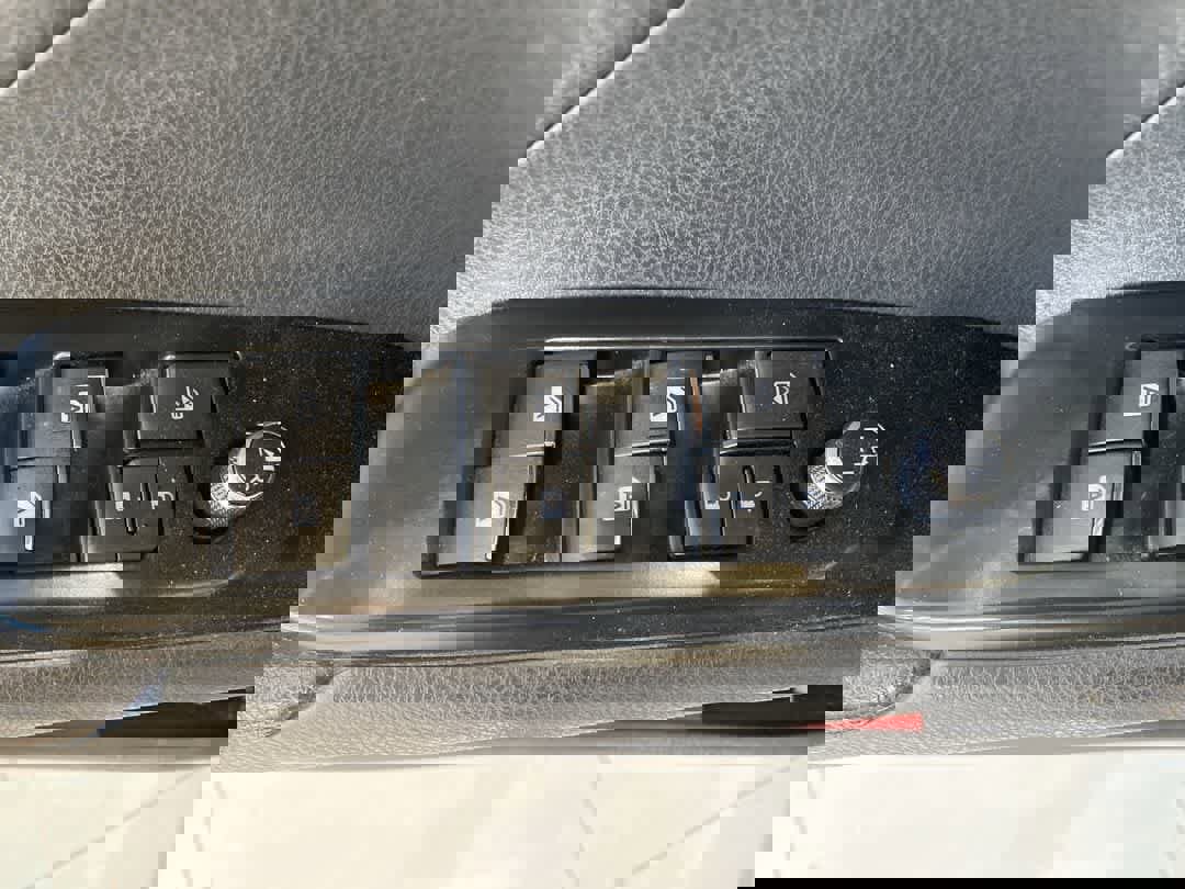 Used 2018 Toyota Camry XLE image 15