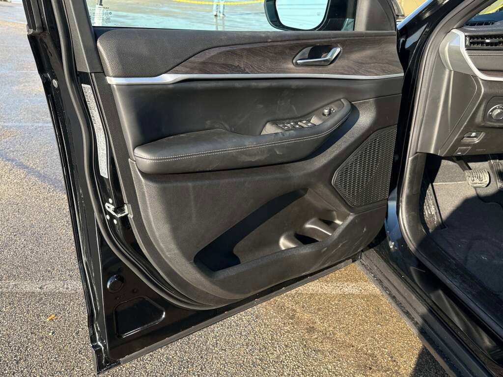 New 2026 Jeep Grand Cherokee Altitude image 25