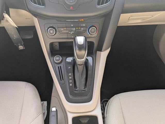 Used 2016 Ford Focus SE w/ SE Sport Package FWD image 19