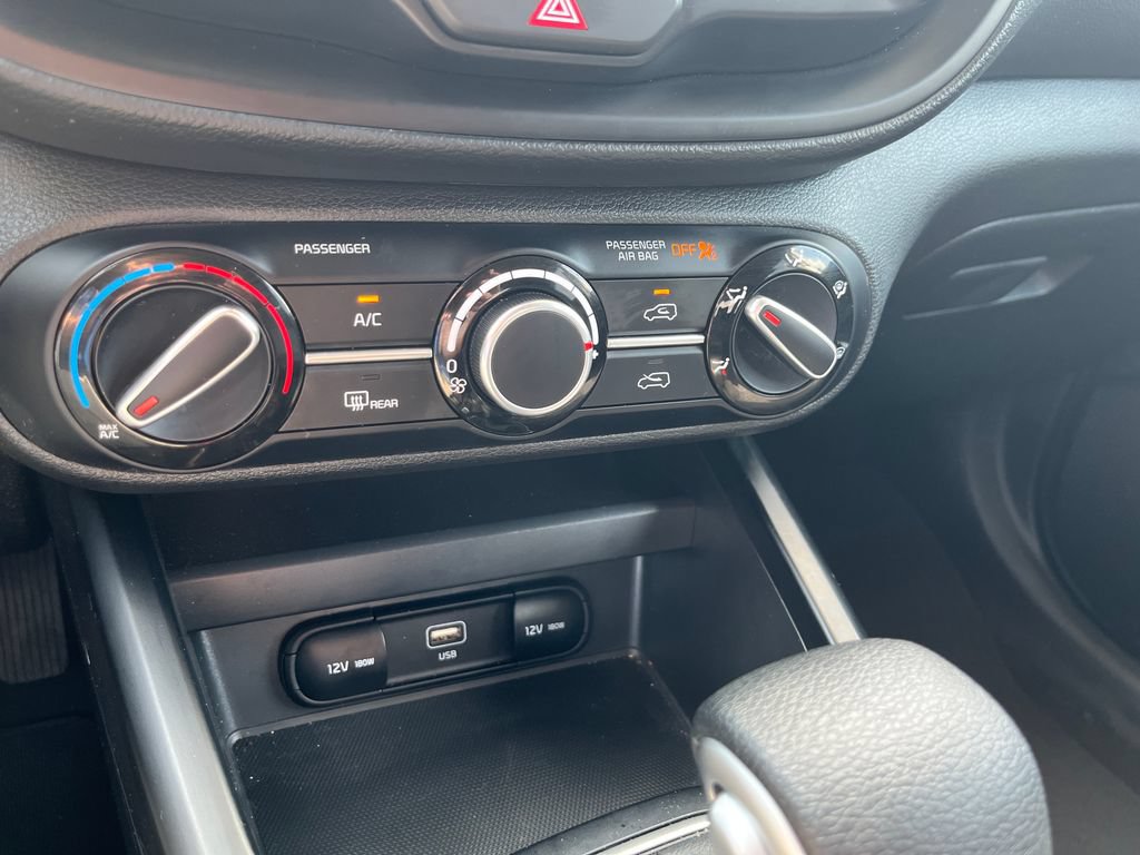Used 2025 Kia Soul LX FWD image 19