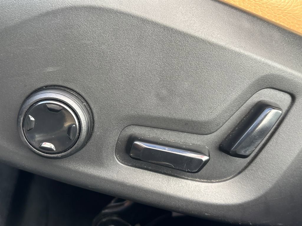 Used 2017 Volvo S90 T6 Momentum w/ Vision Package image 9