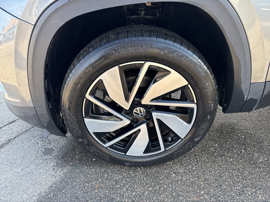 Used 2024 Volkswagen Atlas SE FWD image 17