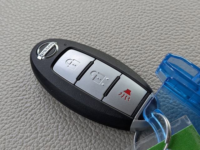 Used 2021 Nissan Titan SV w/ SV Convenience Package image 36