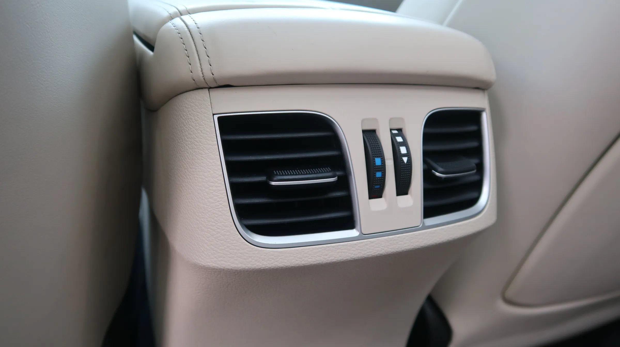 Used 2018 Genesis G80 5.0 Ultimate AWD/4WD image 45