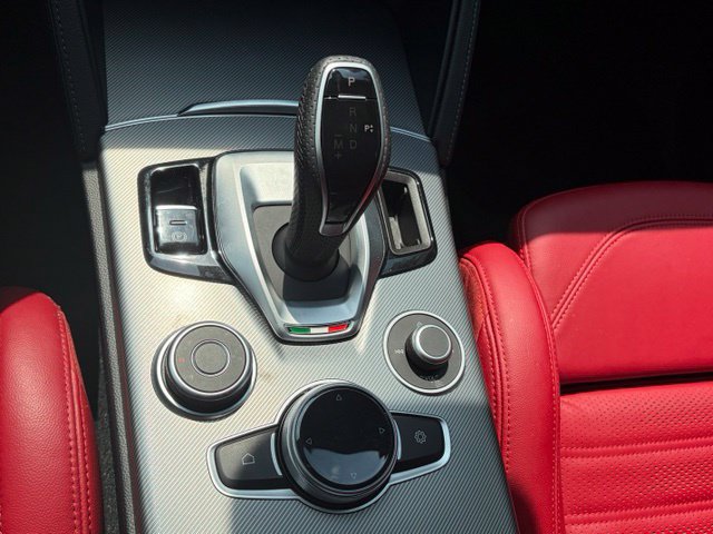 Used 2023 Alfa Romeo Stelvio Veloce AWD/4WD image 34