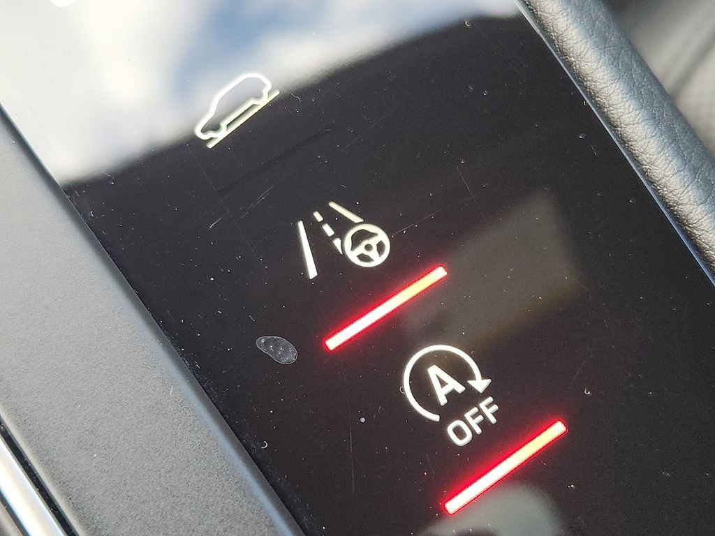 Certified 2025 Porsche Macan image 23