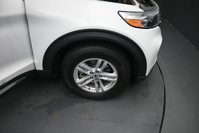Certified 2024 Ford Explorer XLT w/ Equipment Group 202A AWD/4WD image 10
