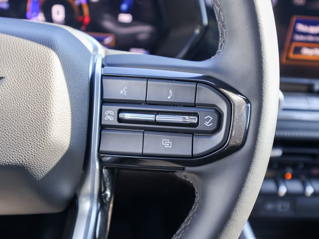Used 2024 Chevrolet Colorado LT RWD image 18