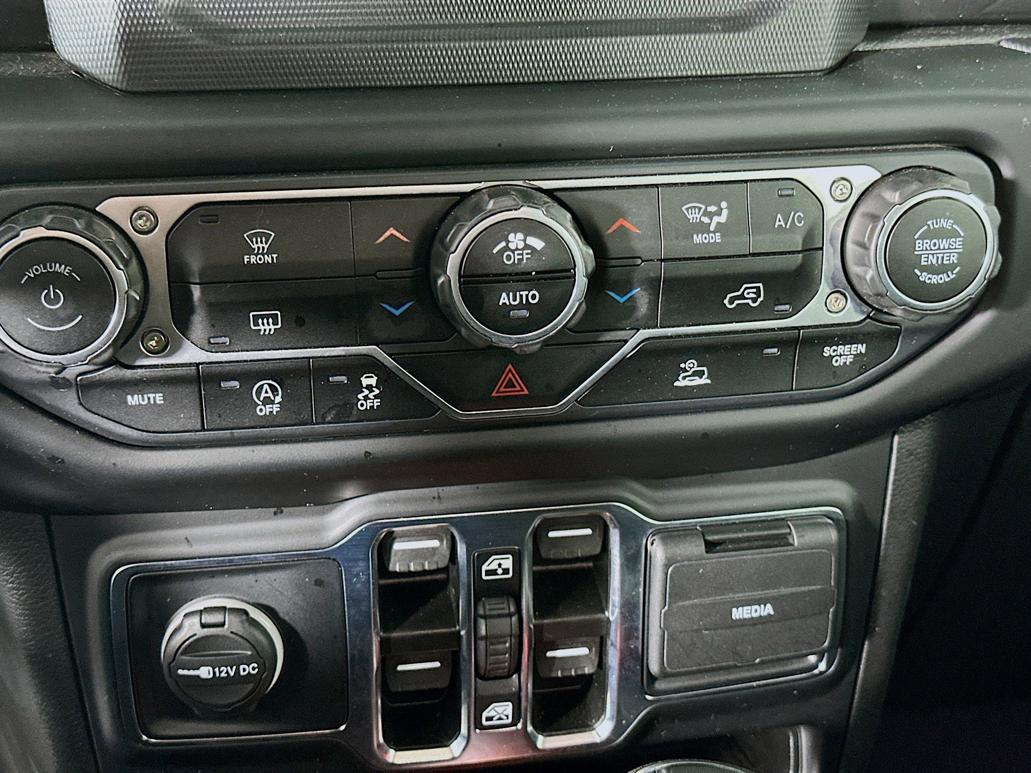 Used 2022 Jeep Wrangler Unlimited Sport AWD/4WD image 22