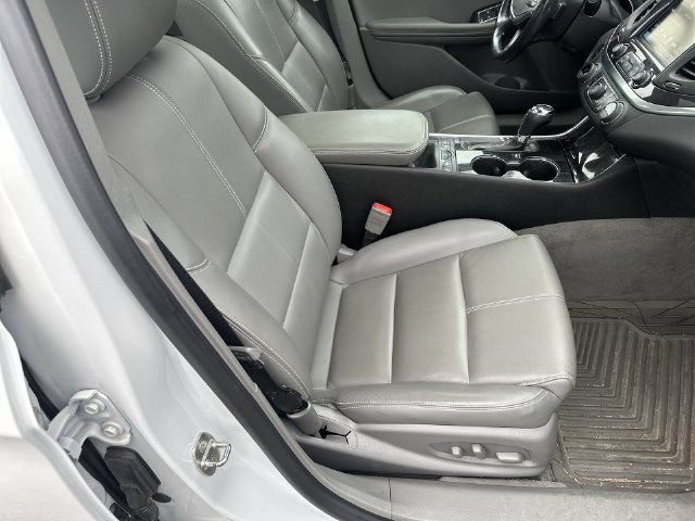 Used 2019 Chevrolet Impala LT w/ Sunroof and Spoiler Package FWD image 34