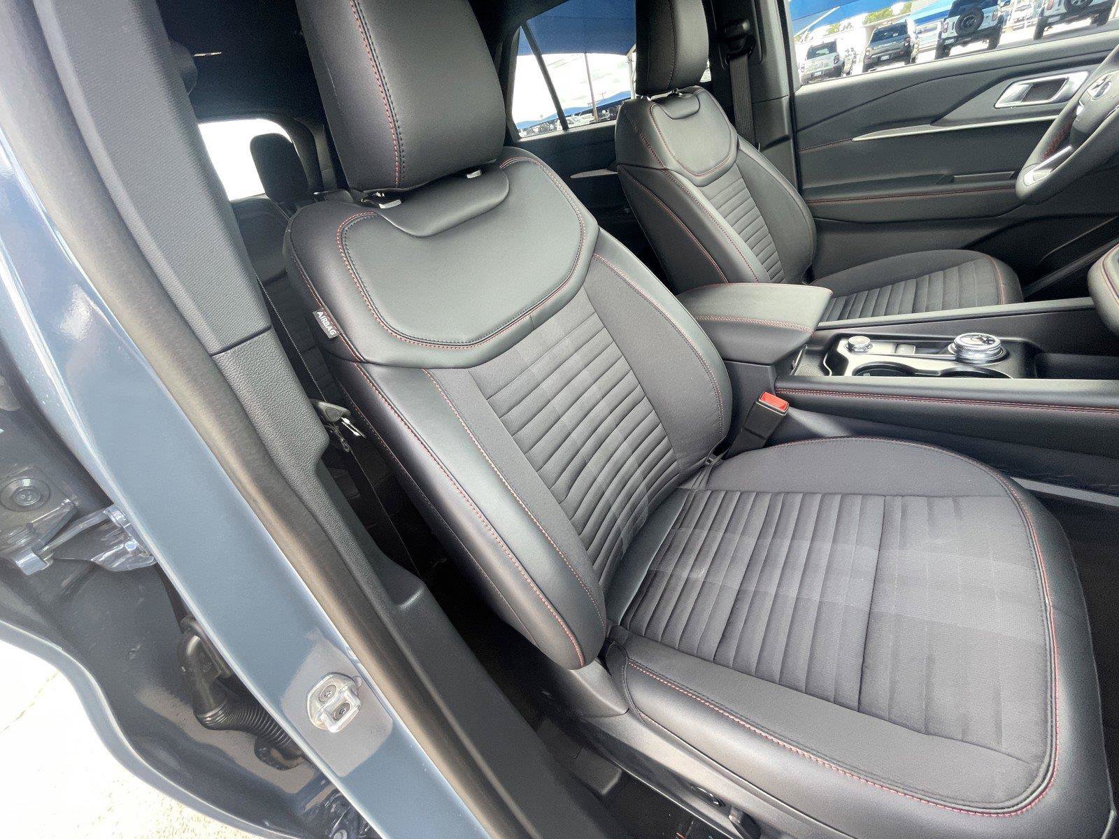 New 2027 Ford Explorer ST-Line RWD image 32